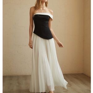 Commense Sense Black and White Off-Shoulder Dress